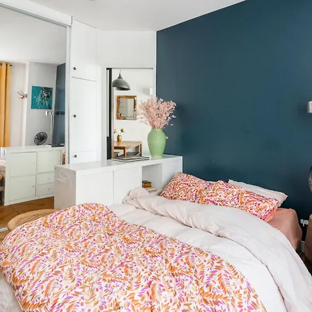 Elegant 15 Apartment *